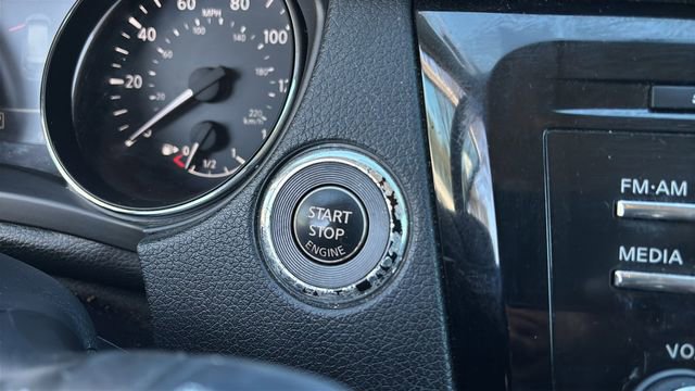 Used 2017 Nissan Rogue SV w/ Sun & Sound Touring Package image 28