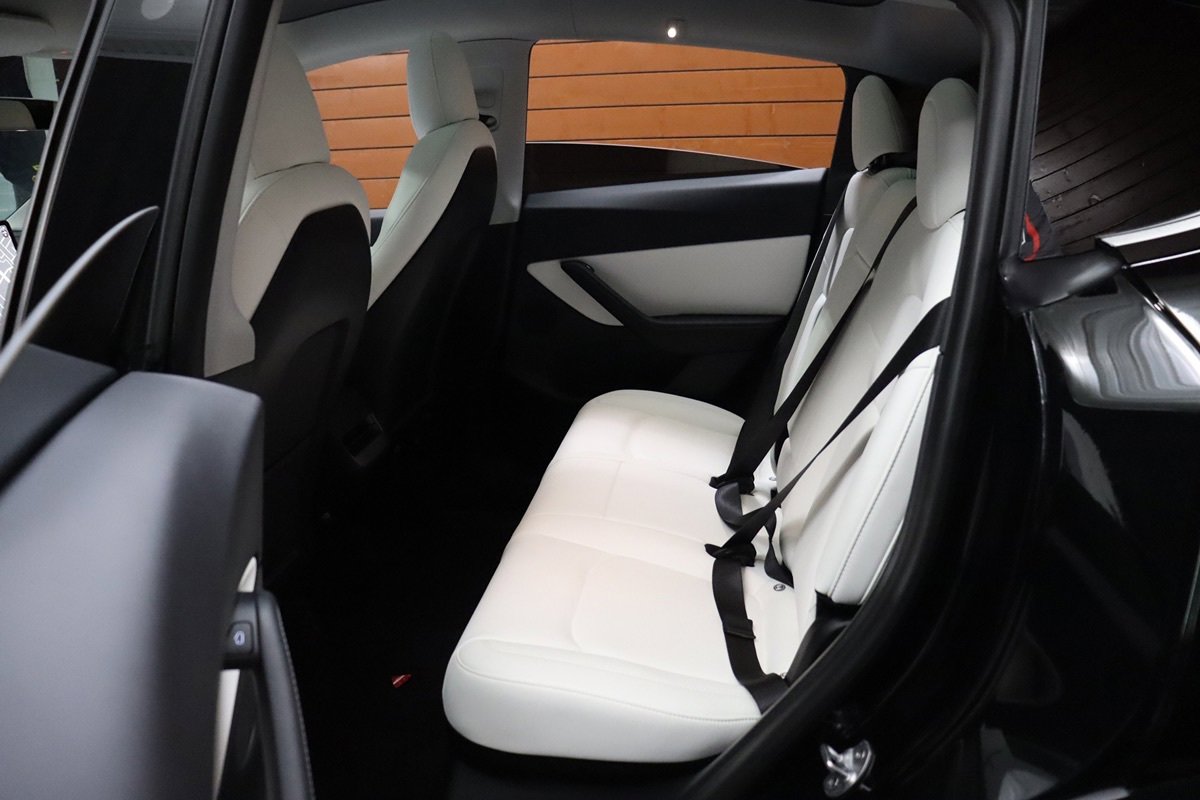 Used 2021 Tesla Model Y Long Range image 29