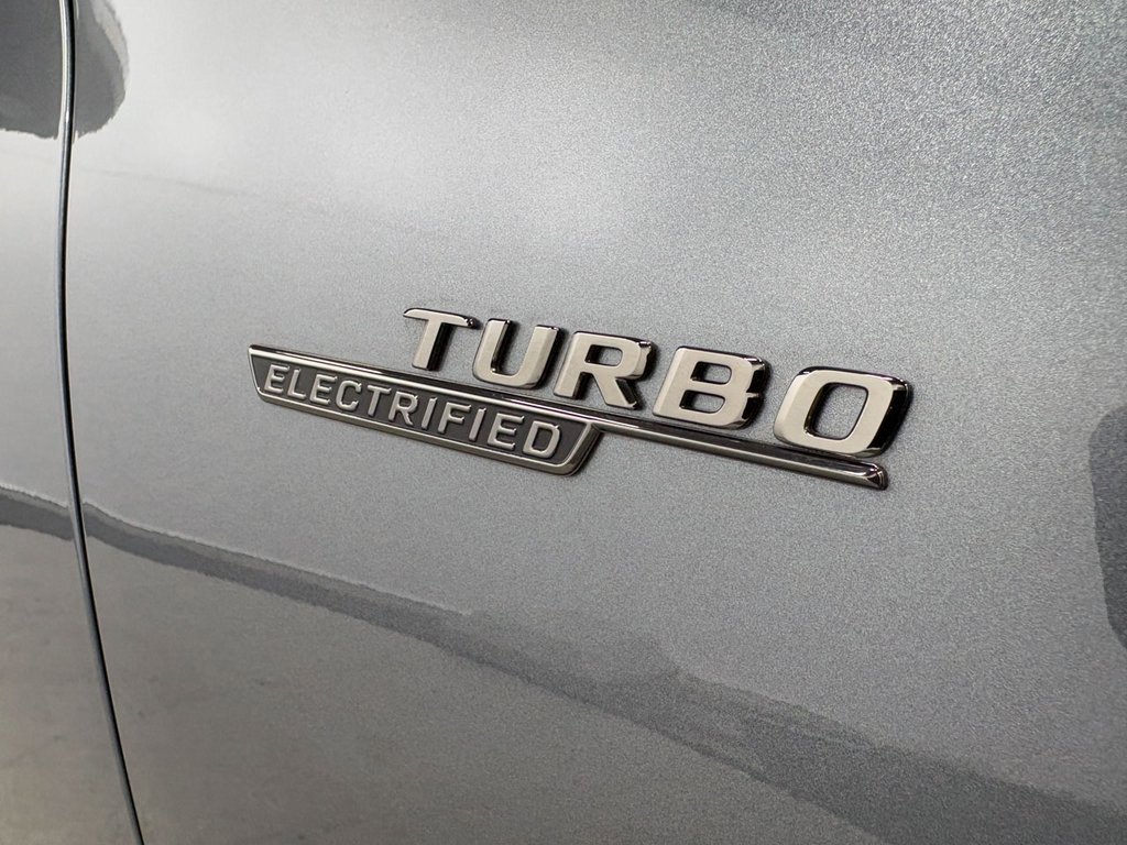 Used 2025 Mercedes-Benz C 43 AMG 4MATIC Sedan image 5