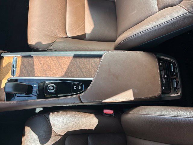 Certified 2024 Volvo XC90 B6 Plus AWD/4WD image 28