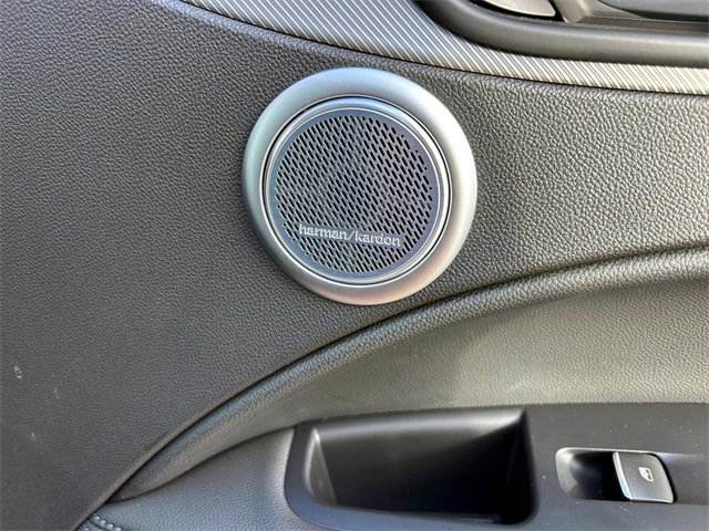 Used 2024 Alfa Romeo Stelvio Veloce image 18