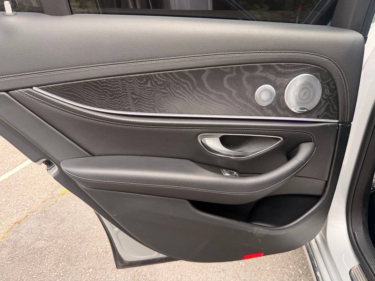 Used 2019 Mercedes-Benz E 300 4MATIC image 12