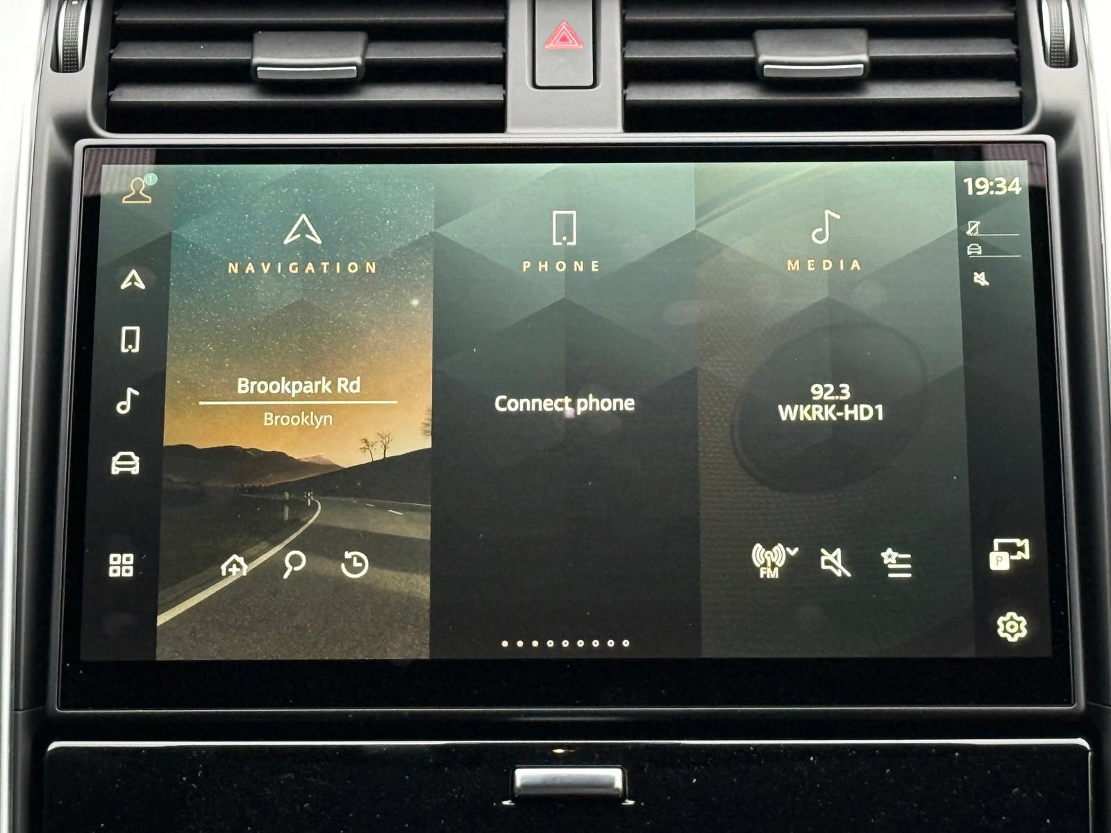 New 2026 Land Rover Discovery S AWD/4WD image 27