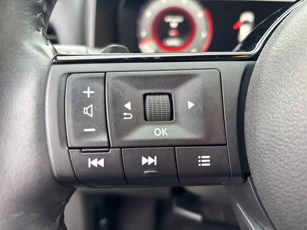 Used 2023 Nissan Rogue Platinum w/ Platinum Premium Package image 38