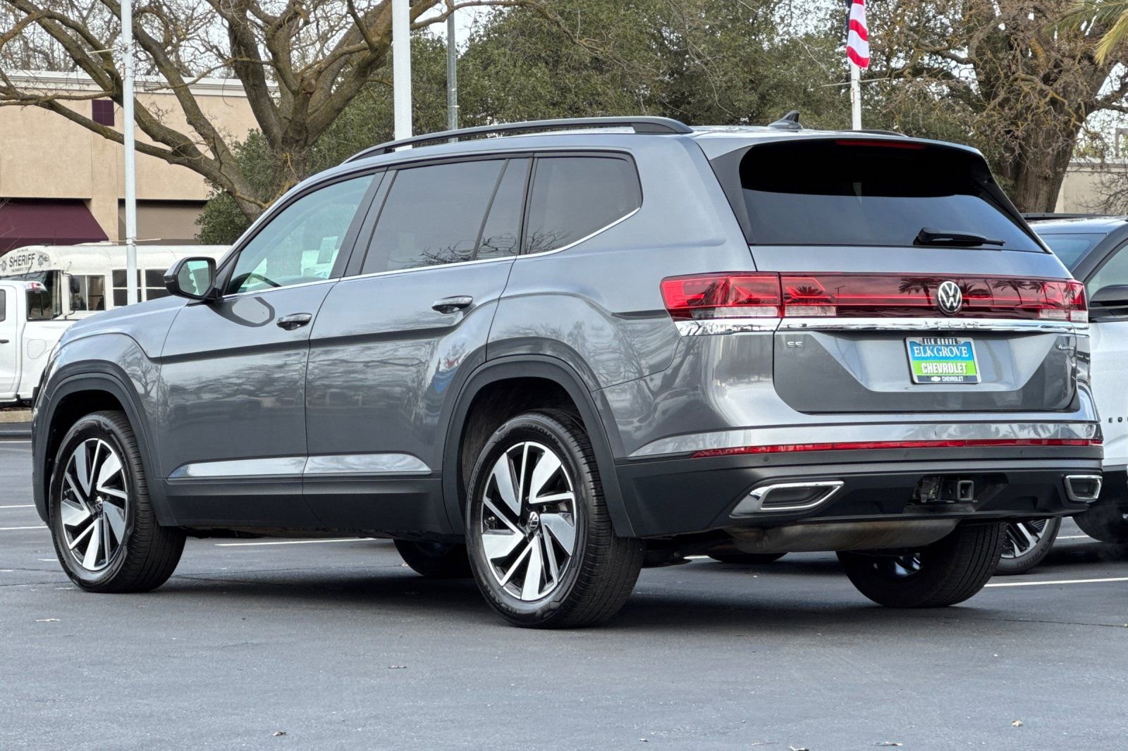 Used 2025 Volkswagen Atlas SE image 5