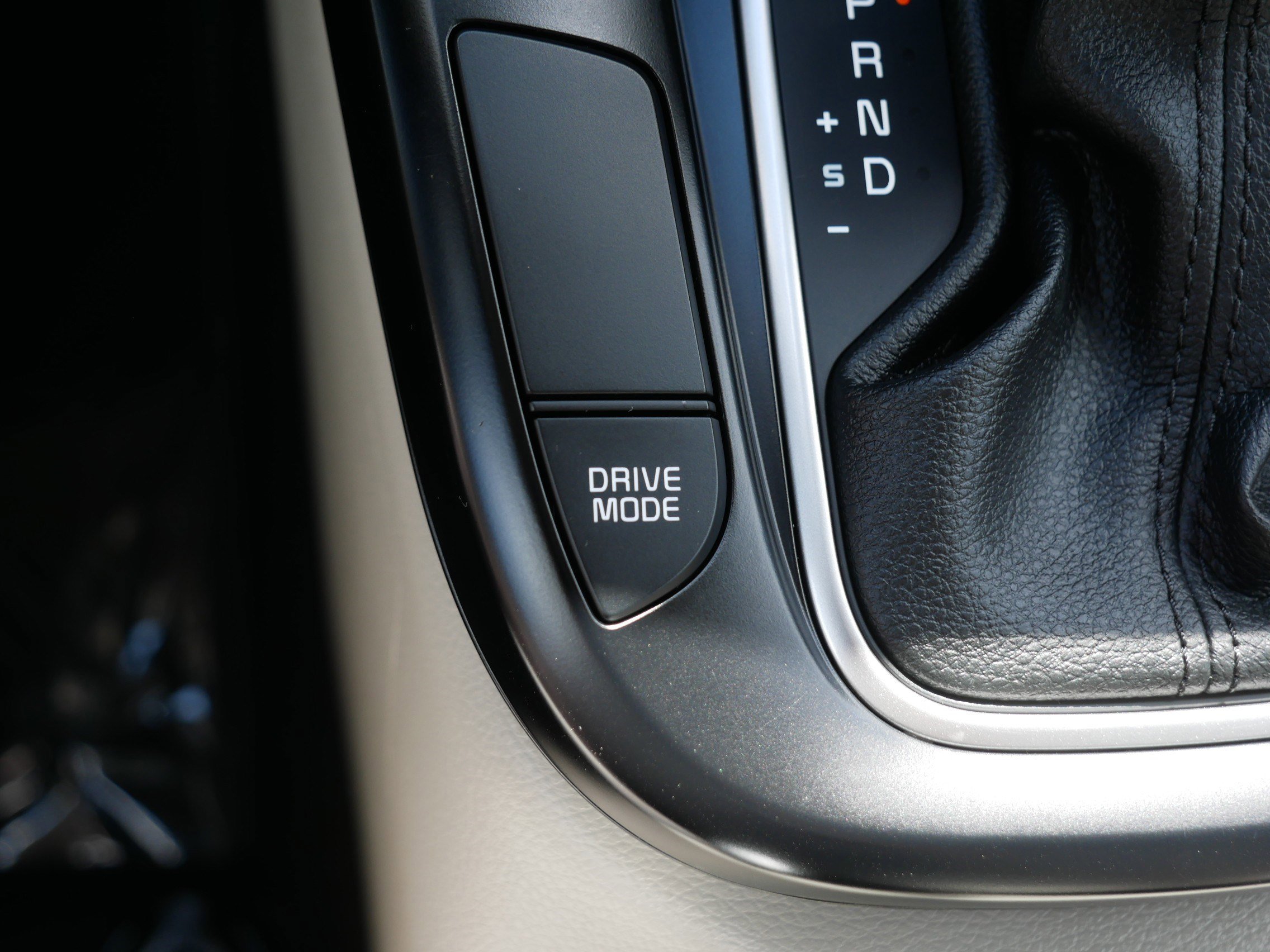 Certified 2025 Kia Soul LX FWD image 28