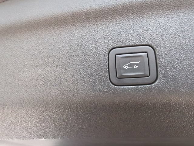 Used 2024 GMC Yukon Denali AWD/4WD image 19
