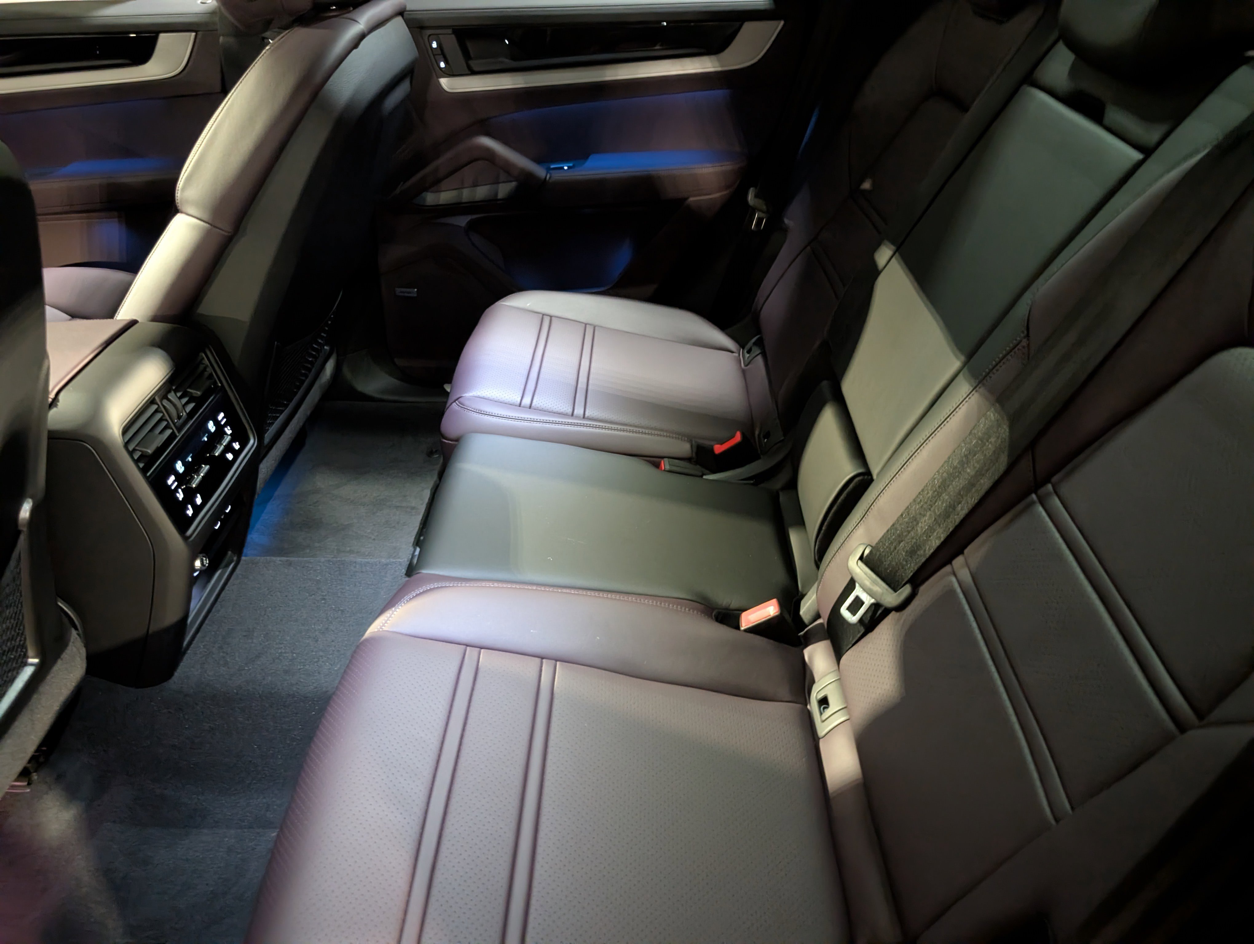 New 2026 Porsche Cayenne image 24