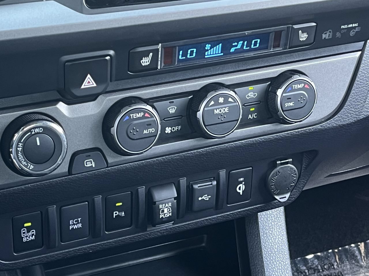 Used 2022 Toyota Tacoma TRD Pro AWD/4WD image 18