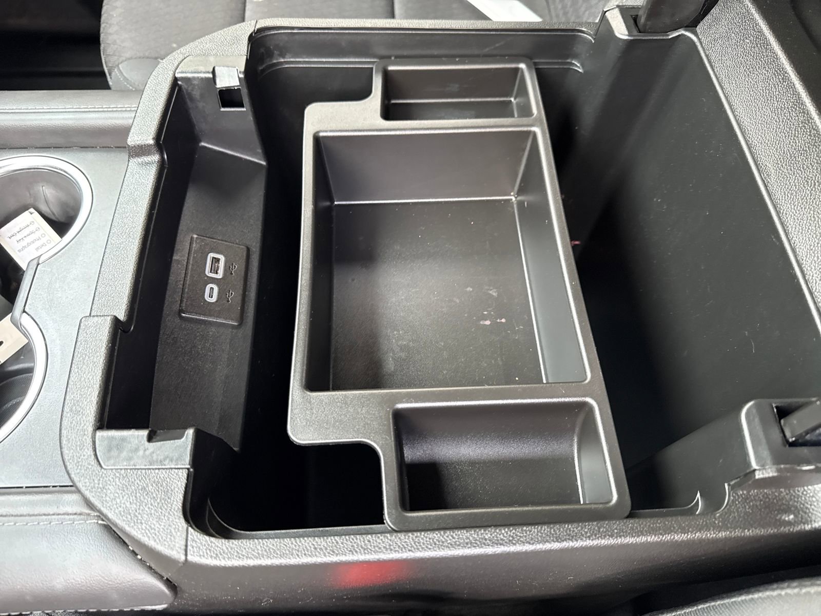 Used 2024 GMC Yukon SLE w/ Gmc Pro Safety Plus Package image 26