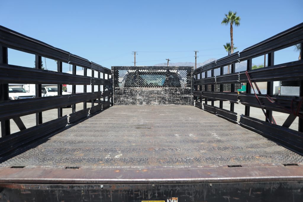 Used 2017 Ford F750 2WD Regular Cab Super Duty image 8