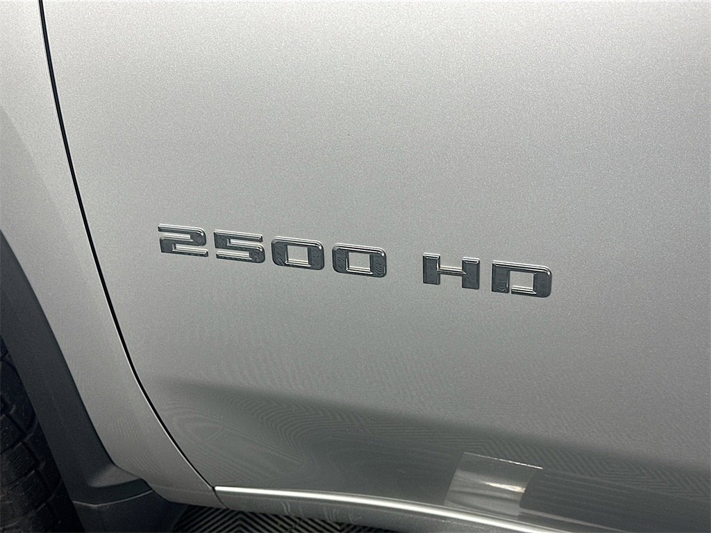 Used 2021 Chevrolet Silverado 2500 LTZ w/ LTZ Premium Package image 28