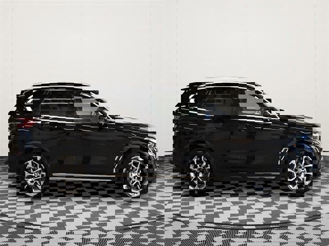 Used 2023 BMW X5 xDrive40i w/ Premium Package image 2