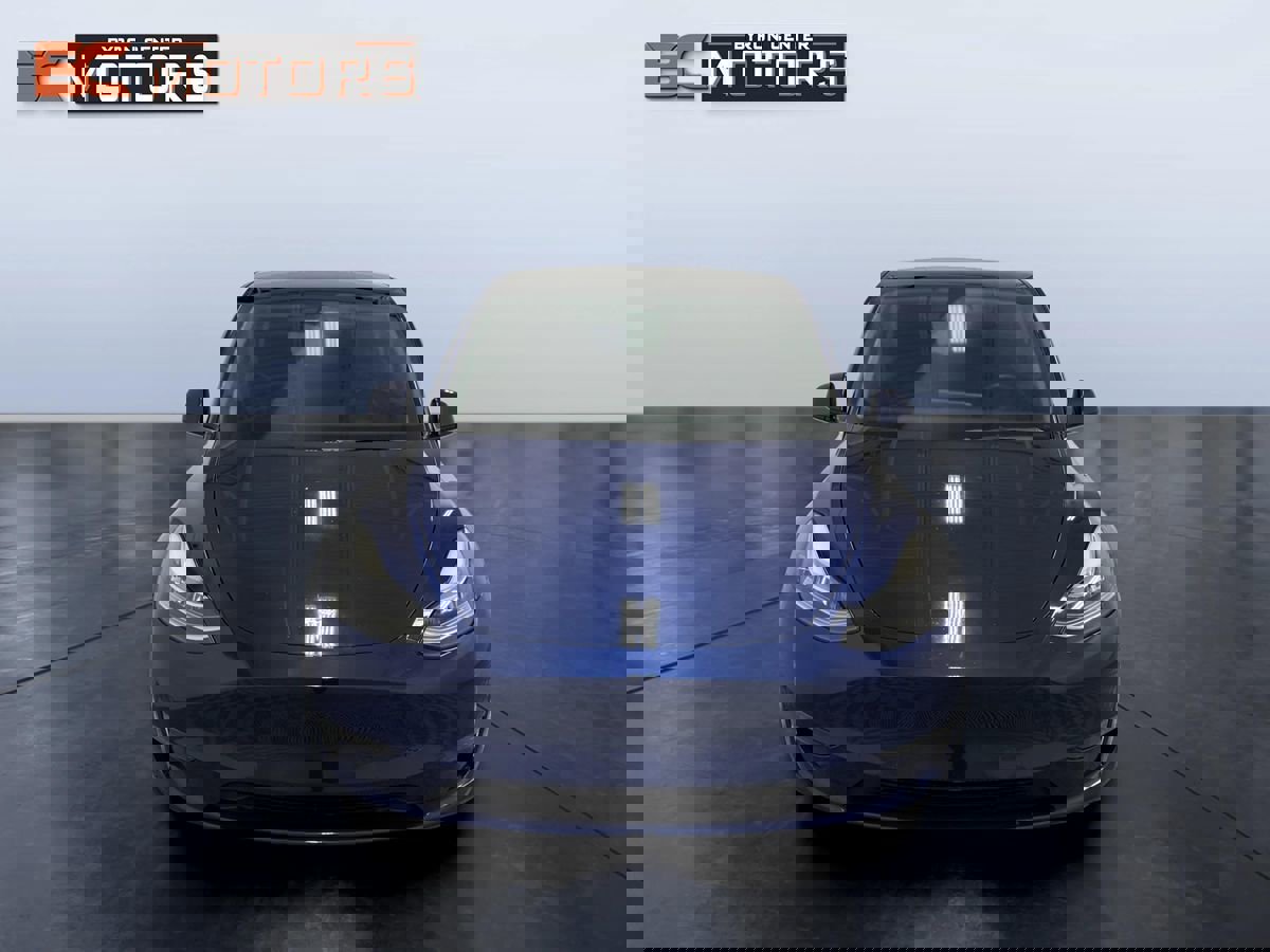 Used 2022 Tesla Model Y Long Range image 8