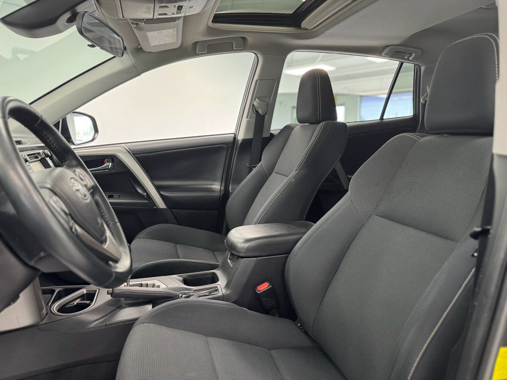 Used 2018 Toyota RAV4 XLE w/ Plus Extra Value Package AWD/4WD image 15