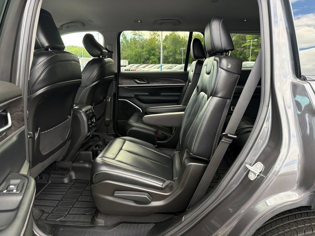 Used 2022 Jeep Grand Cherokee L Limited AWD/4WD image 31
