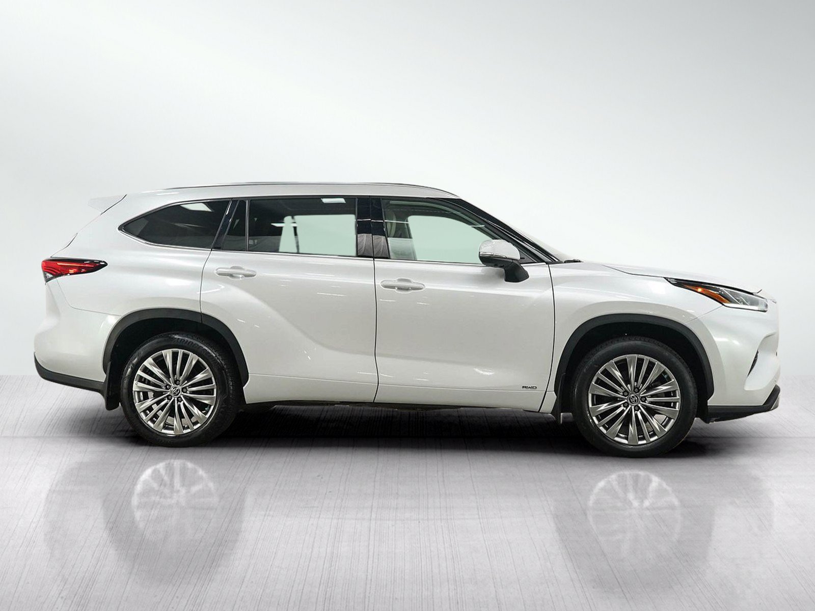 Used 2023 Toyota Highlander Platinum AWD/4WD image 6
