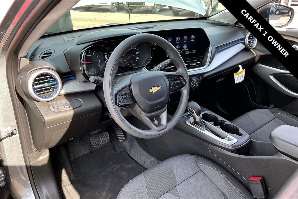 Used 2025 Chevrolet Trax LS image 16