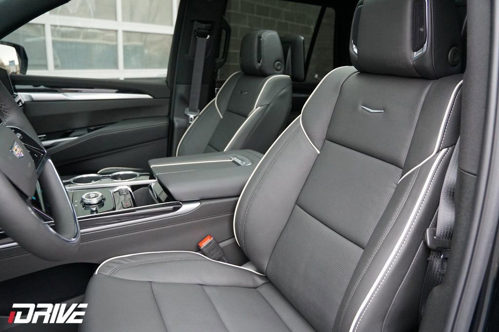 Used 2026 Cadillac Escalade Sport w/ Touring Package image 18