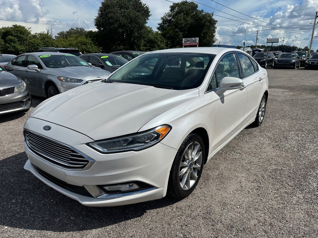 Used 2017 Ford Fusion SE w/ Fusion SE Technology Package