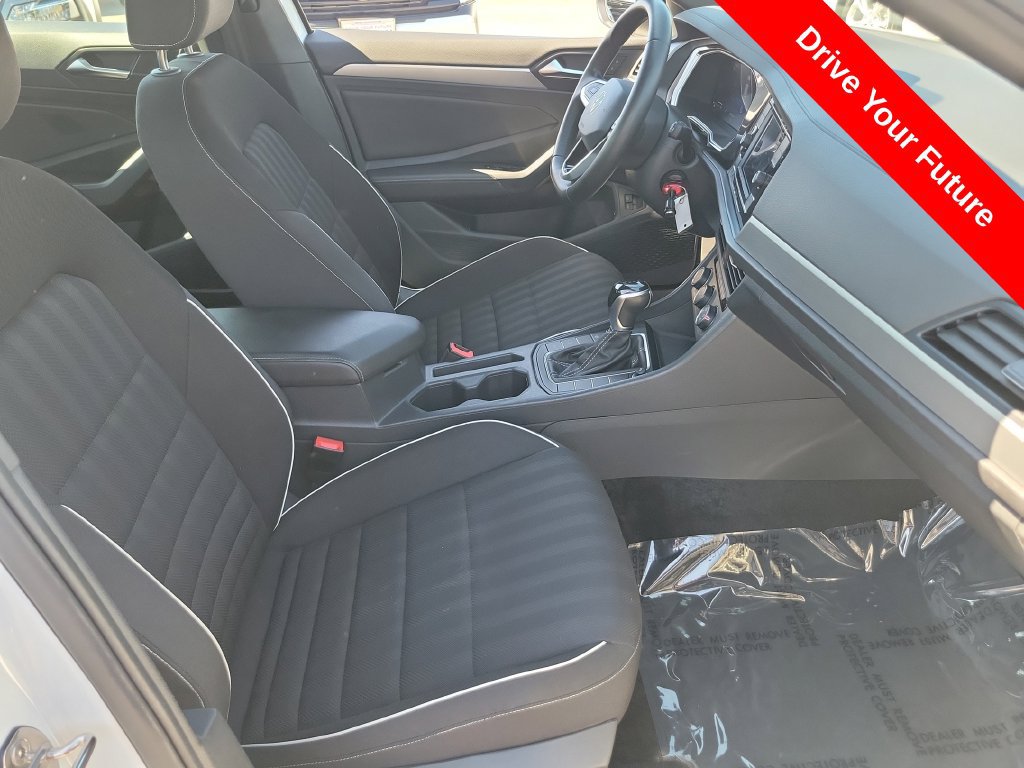 Used 2024 Volkswagen Jetta Sport FWD image 17