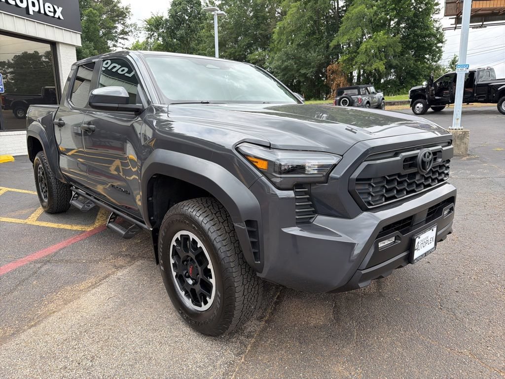 Used 2024 Toyota Tacoma TRD Off-Road AWD/4WD image 4