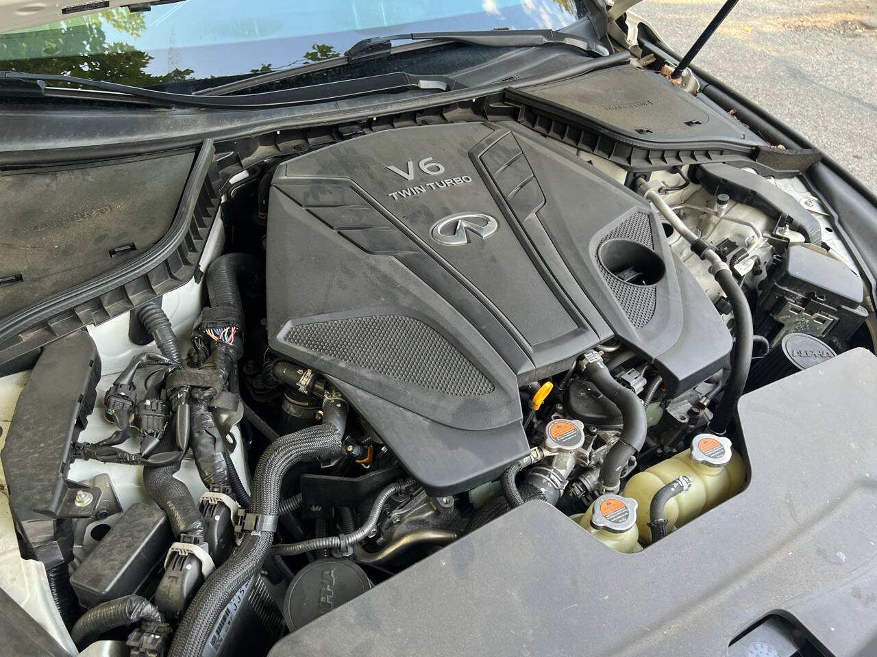 Used 2019 INFINITI Q50 Luxe w/ Essential Package (3.0T Luxe) AWD/4WD image 39