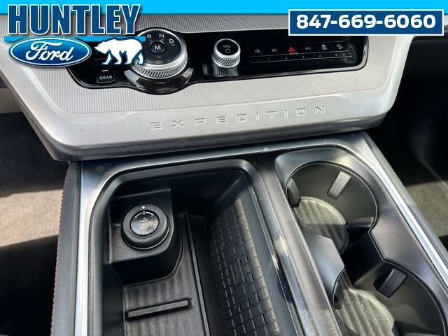 Used 2025 Ford Expedition Active AWD/4WD image 29