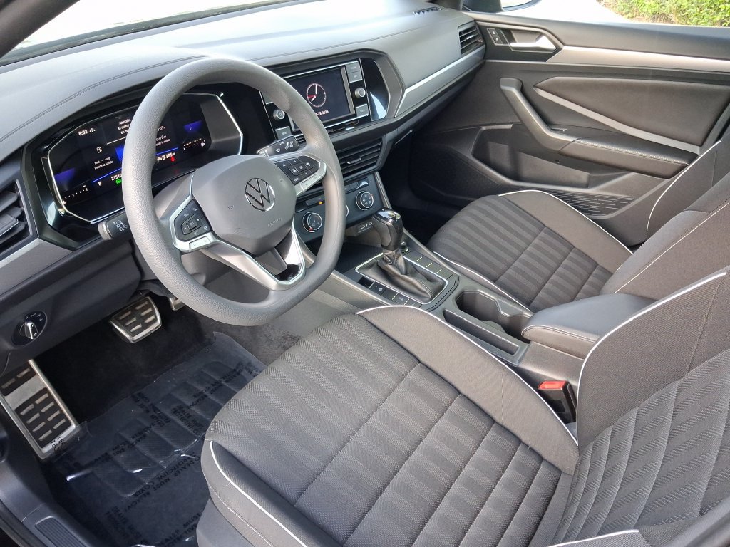 Certified 2023 Volkswagen Jetta Sport FWD image 17