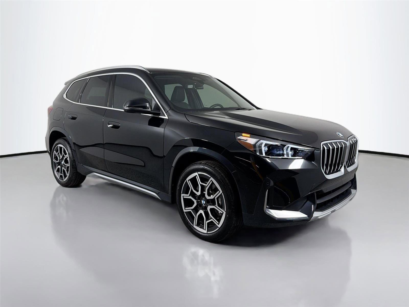 New 2026 BMW X1 xDrive28i w/ Technology Package AWD/4WD image 3