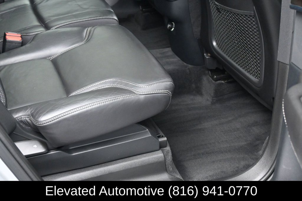 Used 2017 Volvo XC90 T6 Momentum w/ Vision Package AWD/4WD image 9