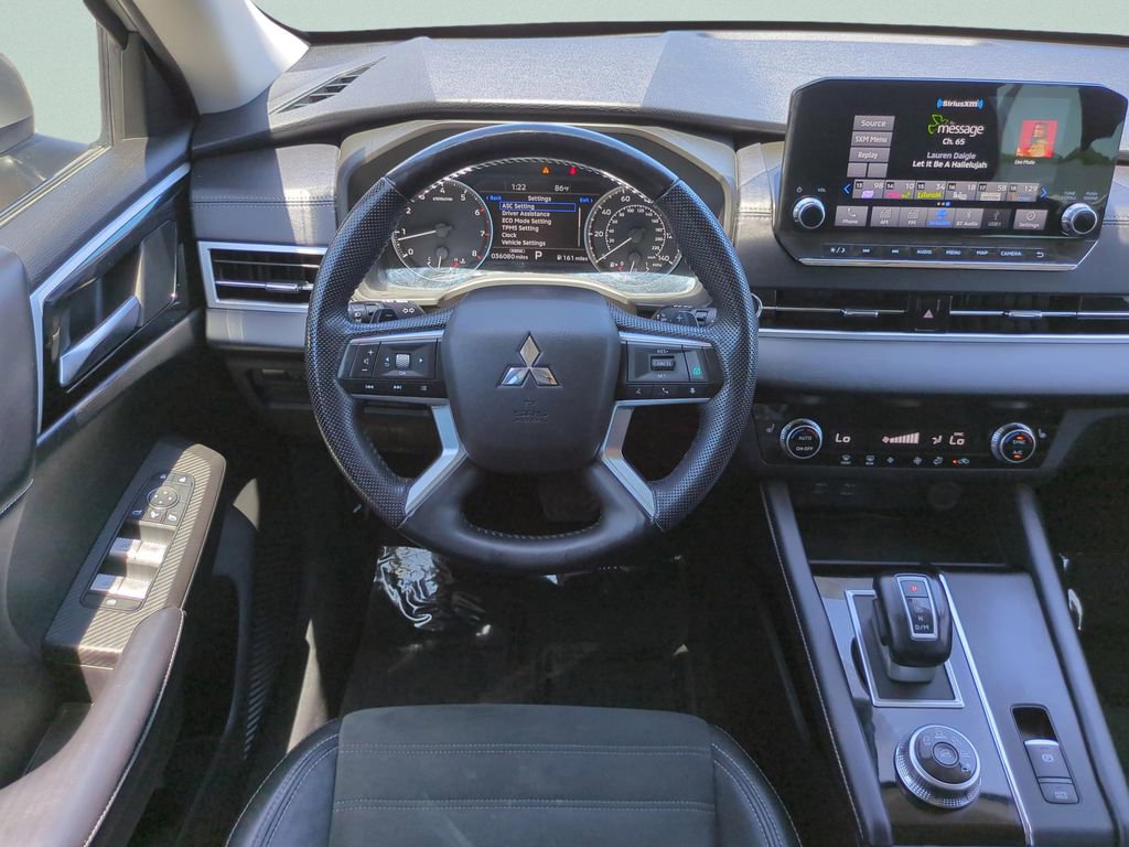 Used 2023 Mitsubishi Outlander SE image 22