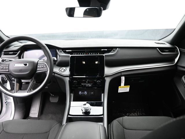 New 2025 Jeep Grand Cherokee Laredo image 22