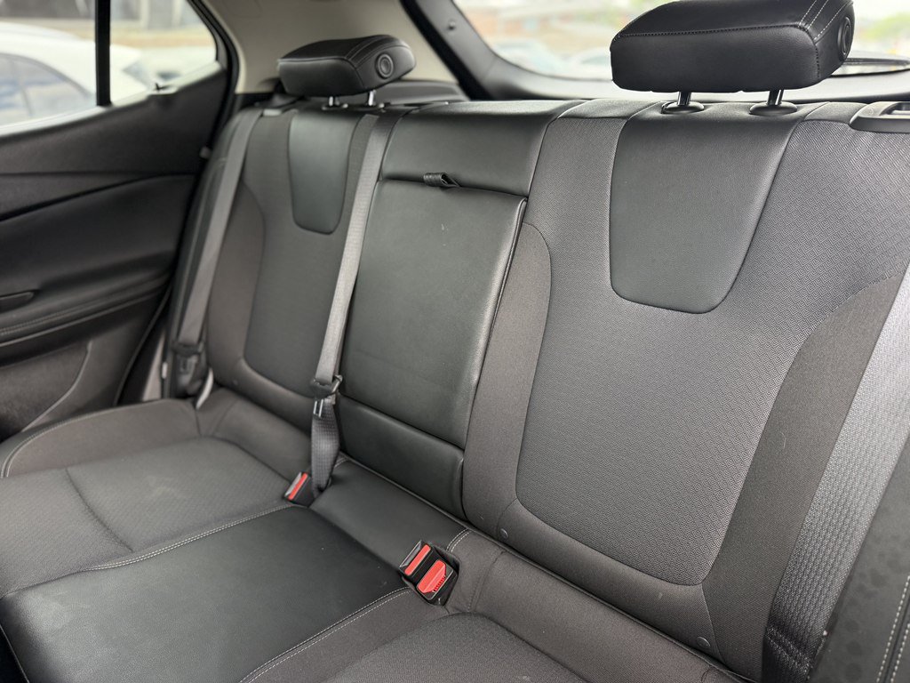 Used 2021 Buick Encore GX Select w/ Experience Buick Package FWD image 17