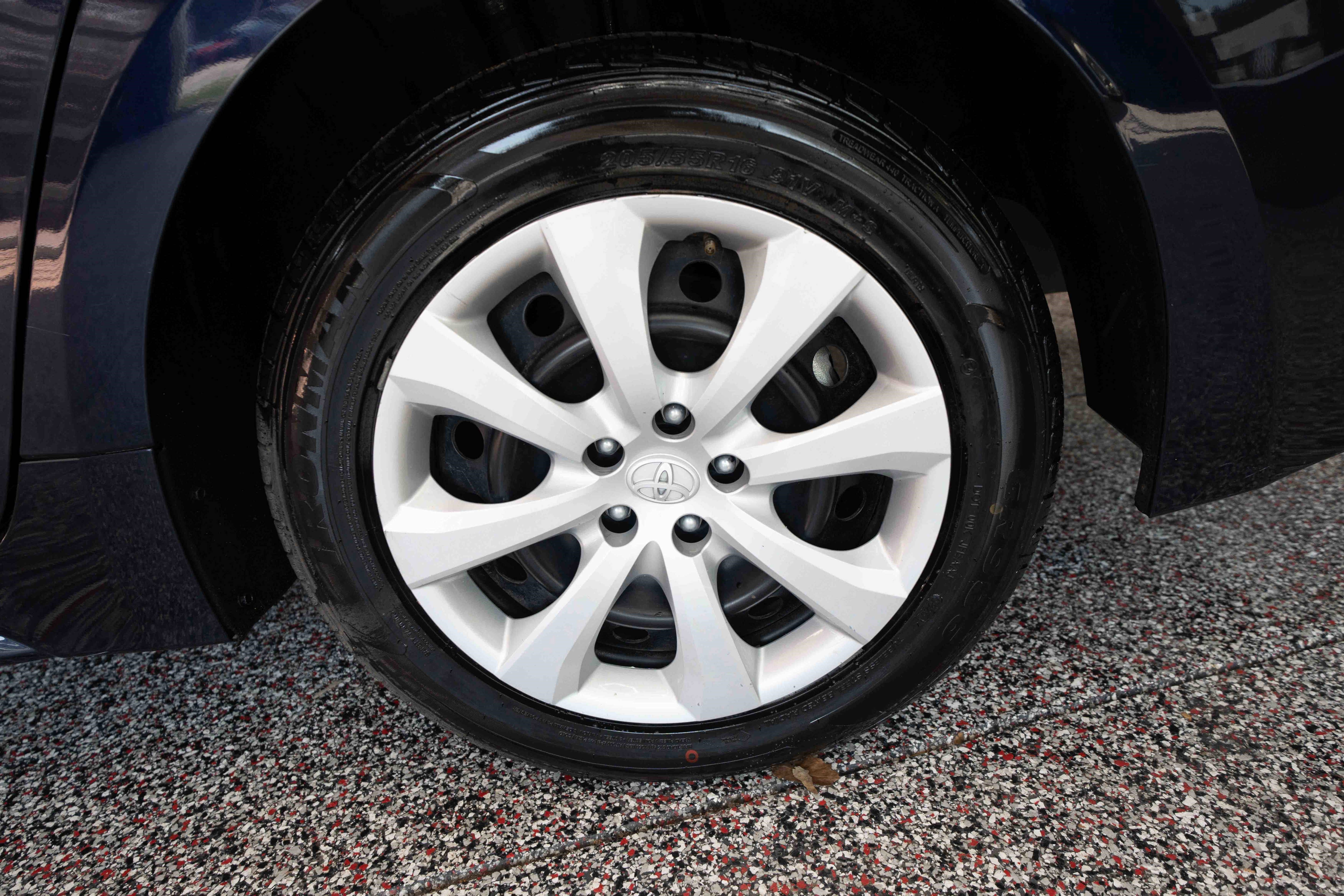 Used 2024 Toyota Corolla LE image 28