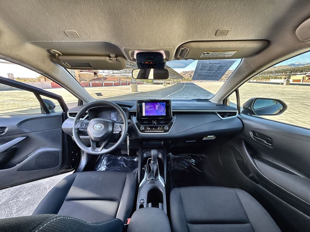 Used 2025 Toyota Corolla LE FWD image 10