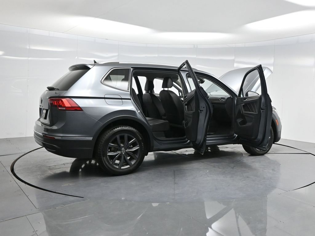 Used 2022 Volkswagen Tiguan SE image 4