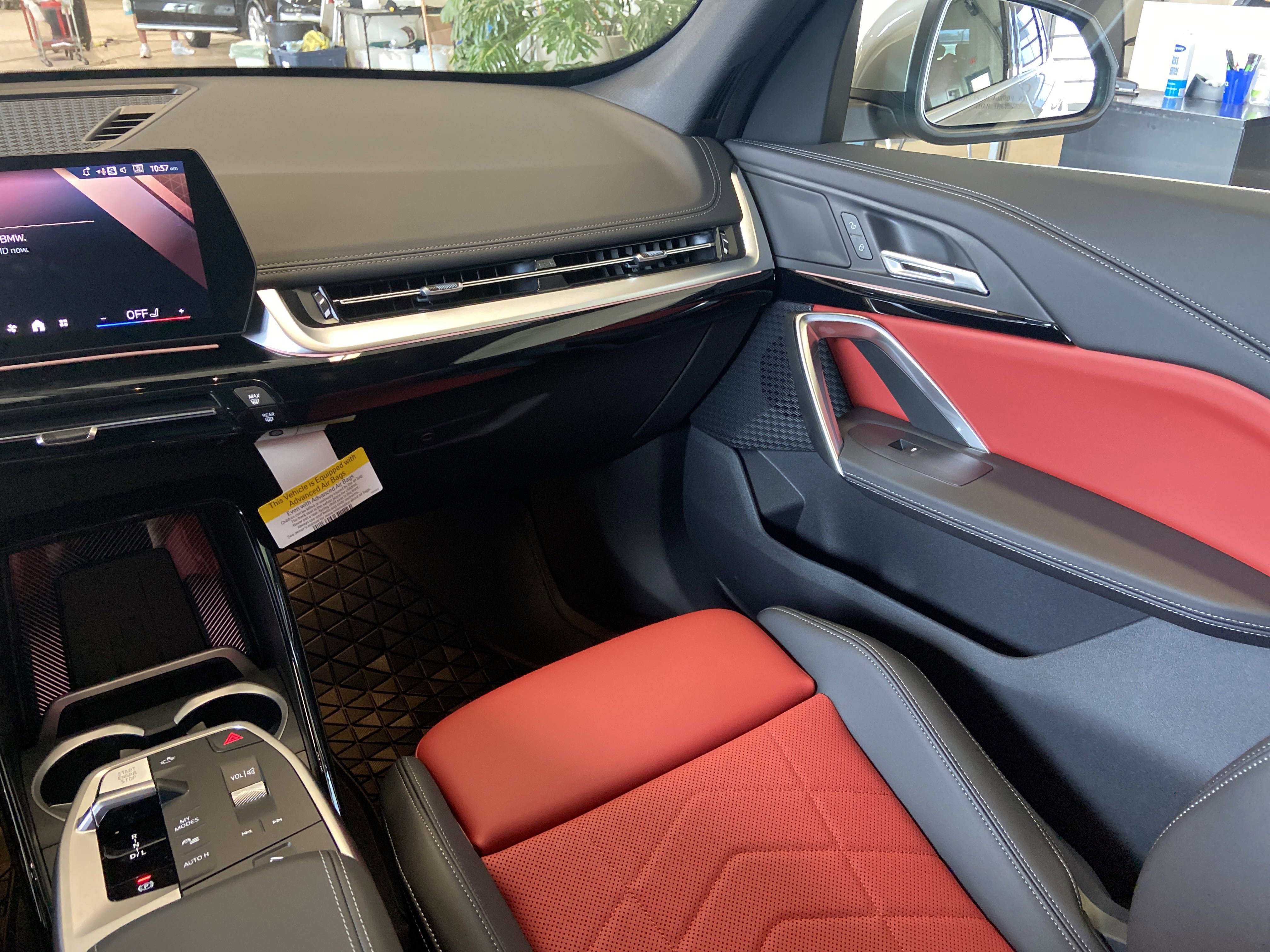 Used 2025 BMW X1 xDrive28i w/ Technology Package image 19