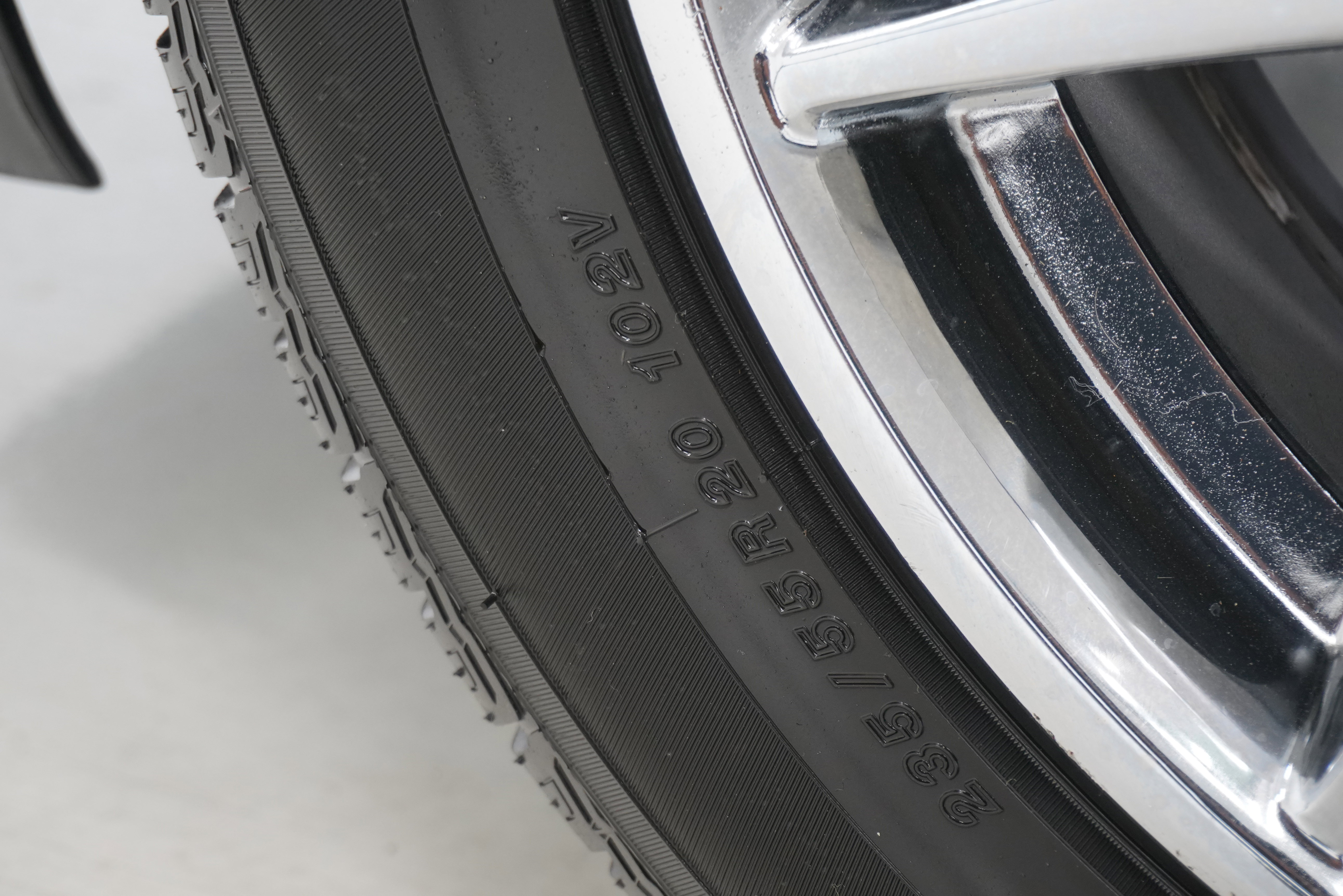 Used 2013 Cadillac SRX Luxury w/ Driver Awareness Package image 29