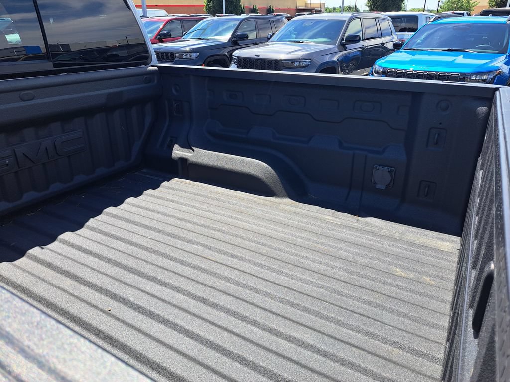 Used 2025 GMC Canyon Denali AWD/4WD image 30