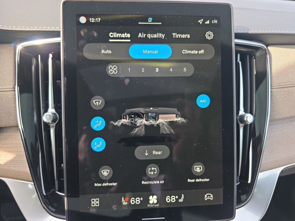 New 2026 Volvo XC90 B6 Plus w/ Protection Package Premier image 23