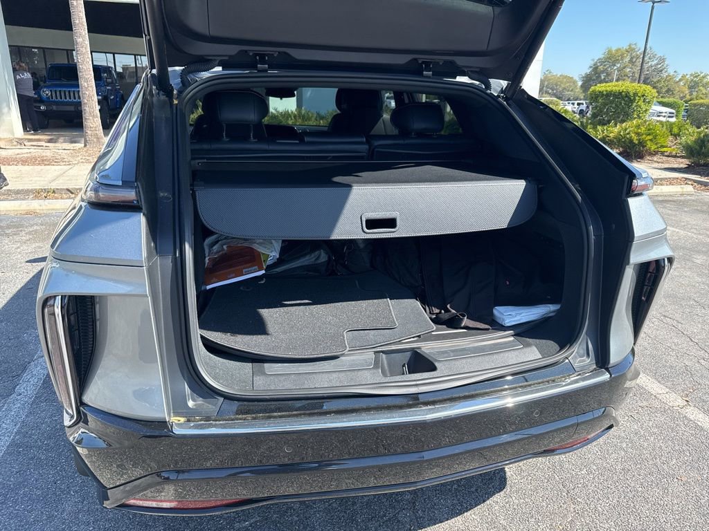 Used 2024 Cadillac Lyriq Luxury w/ LPO, Floor Liner Package image 13