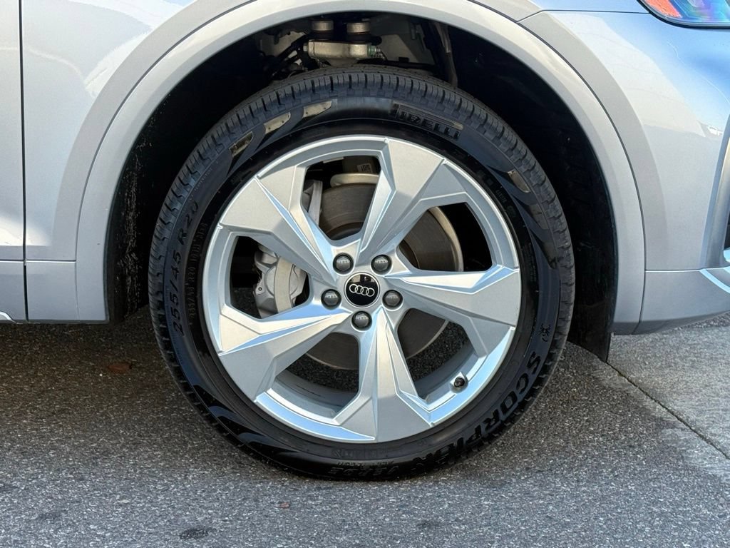 Used 2025 Audi Q5 2.0T Premium Plus w/ Premium Plus Package AWD/4WD image 47