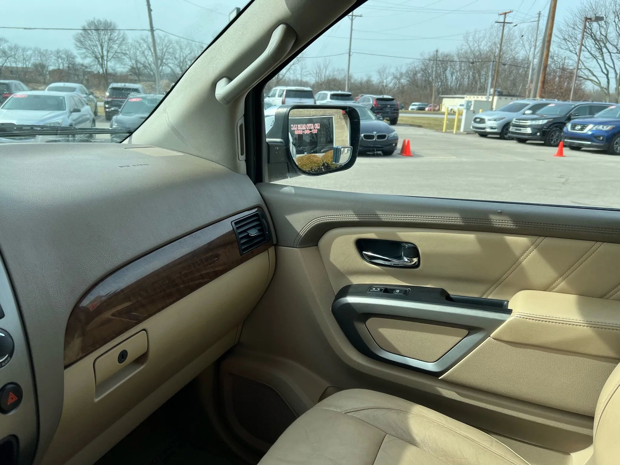 Used 2015 Nissan Armada SL w/ Moonroof Package RWD image 19