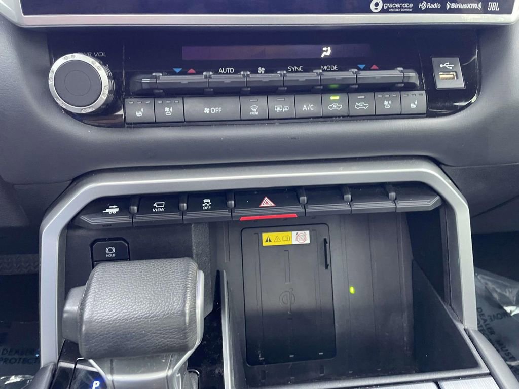 Used 2023 Toyota Tundra Platinum image 42