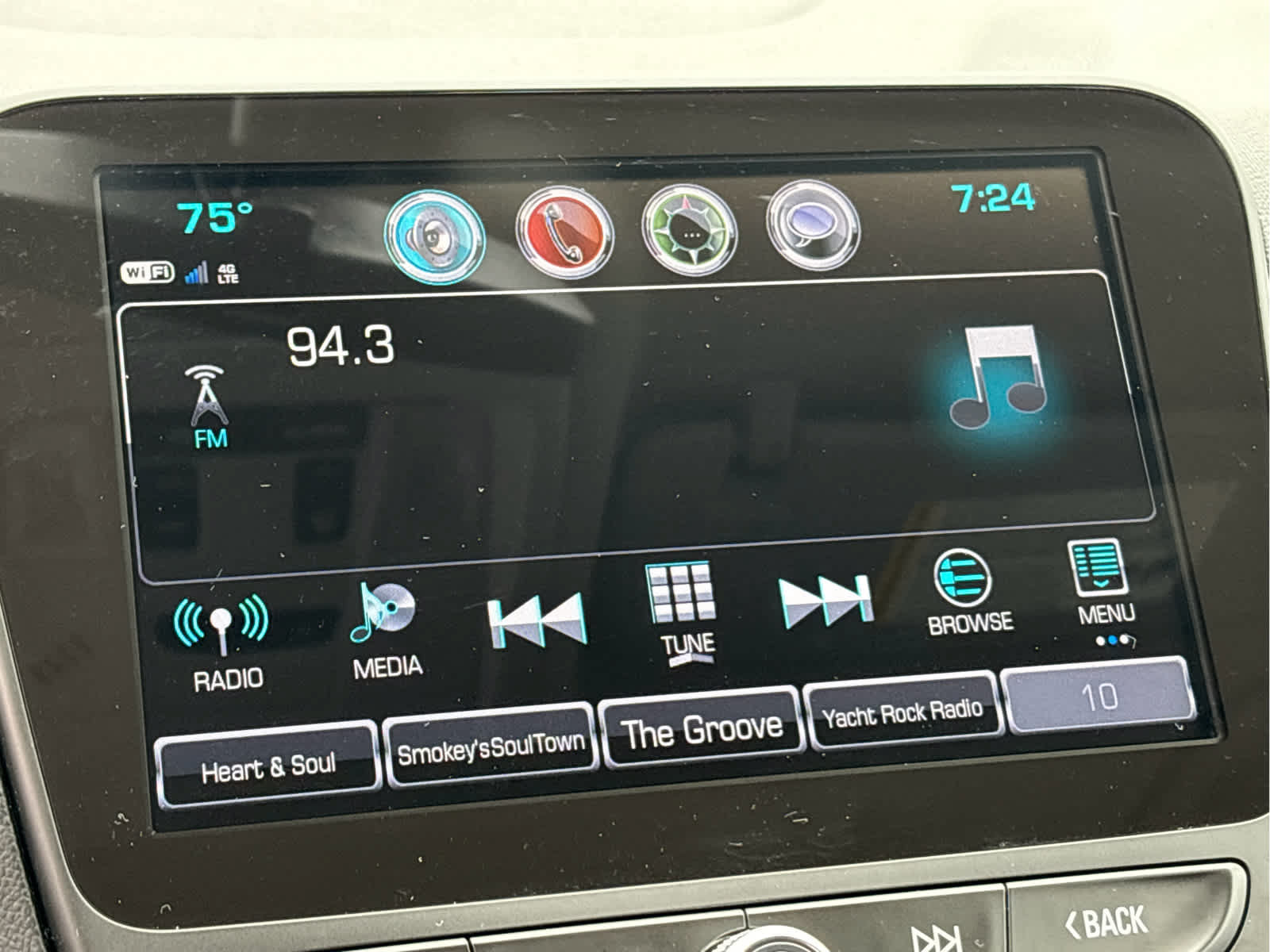 Certified 2018 Chevrolet Equinox LT w/ Sun & Infotainment Package FWD image 13