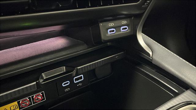 Used 2025 Lexus RX 500h F Sport image 37