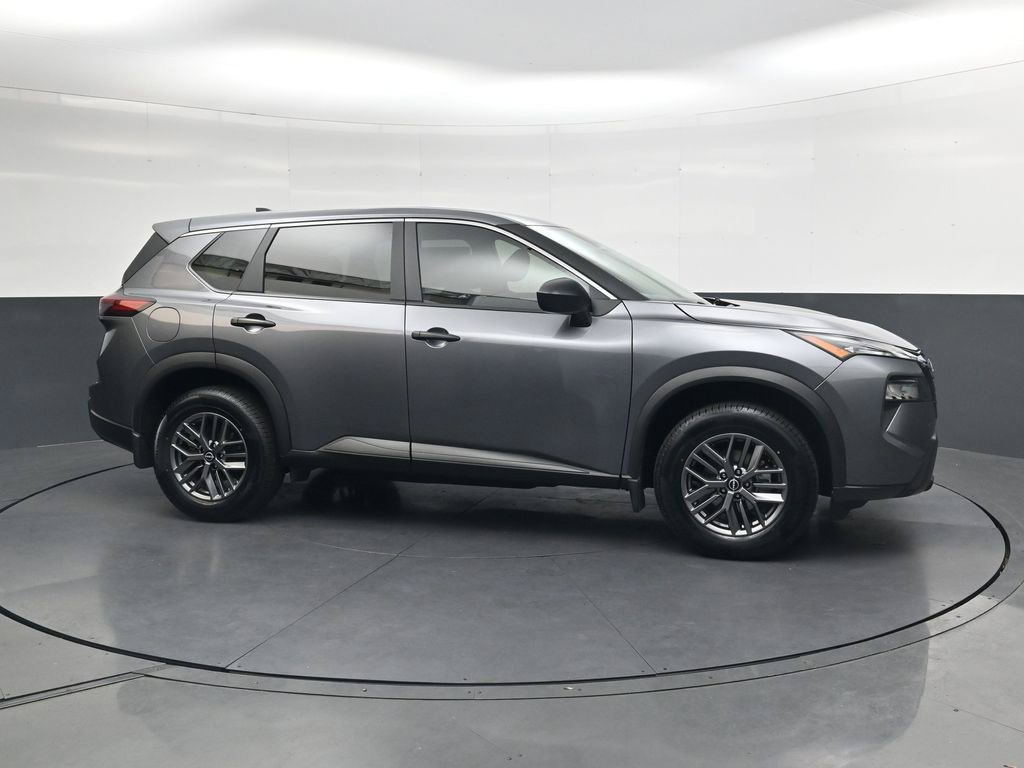 Used 2025 Nissan Rogue S FWD image 4