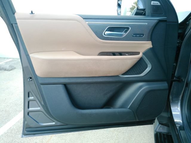 Used 2025 INFINITI QX80 Luxe RWD image 11