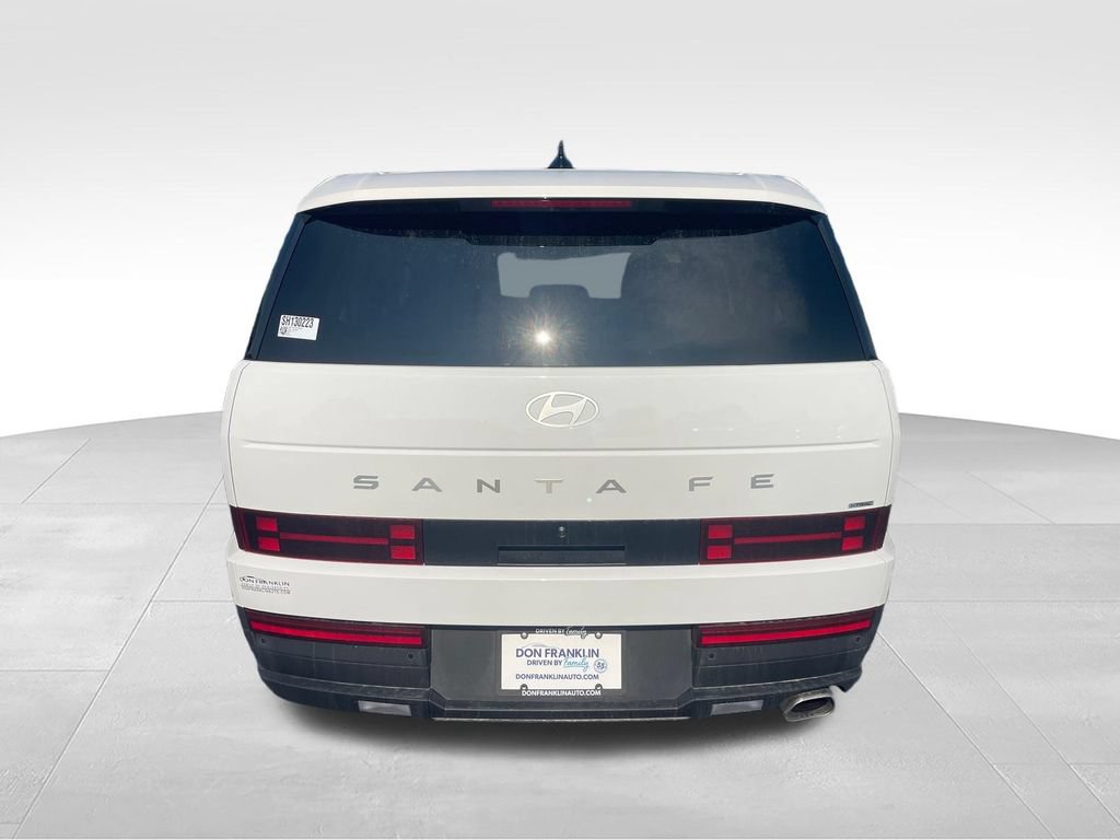 Used 2025 Hyundai Santa Fe SE AWD/4WD image 4